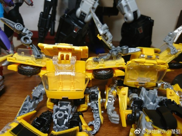 Studio Series Bumblebee Side By Side With Premier Edition Bumblebee In Hand Photos  (5 of 8)